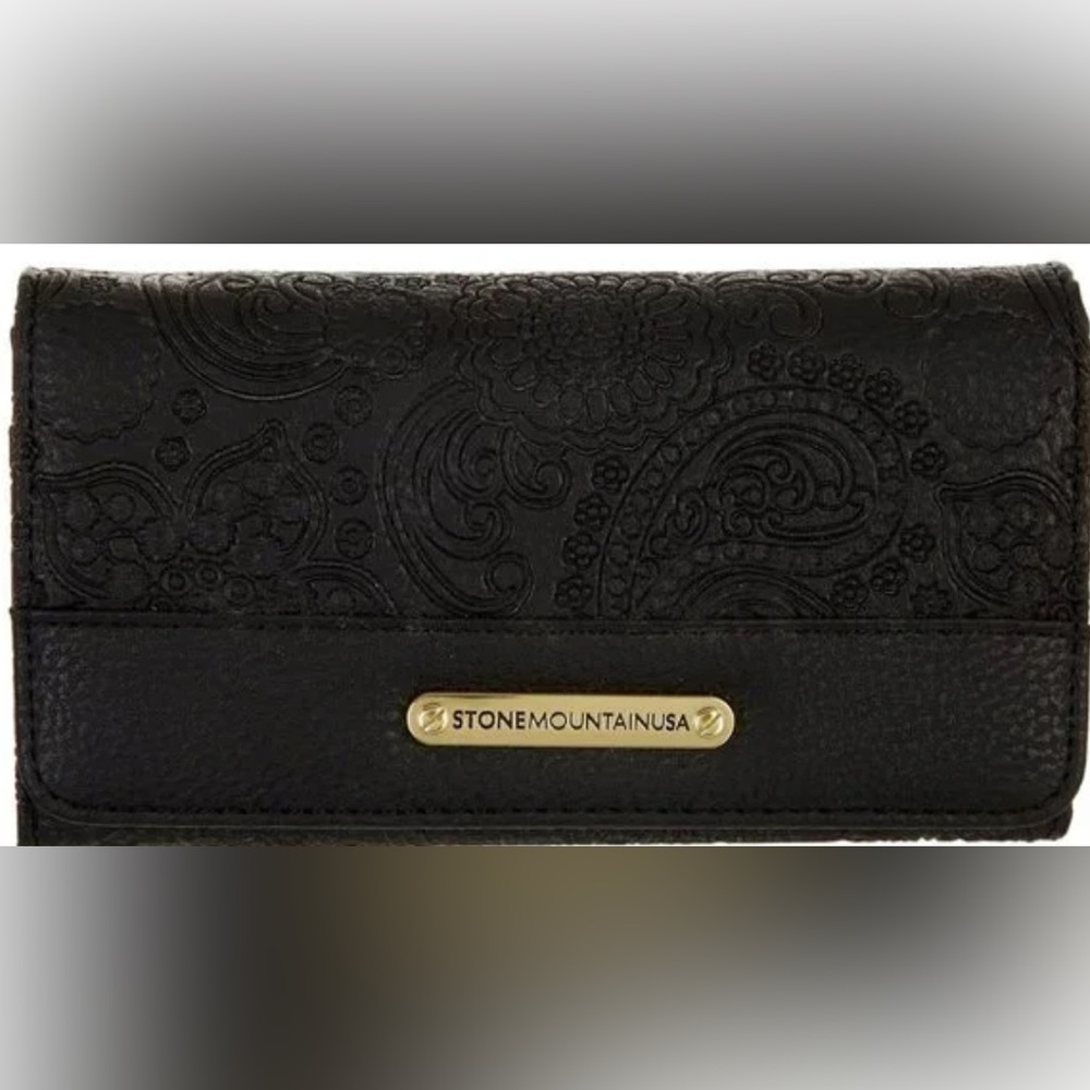 Stone Mountain Accessories Embossed Black Card Holder